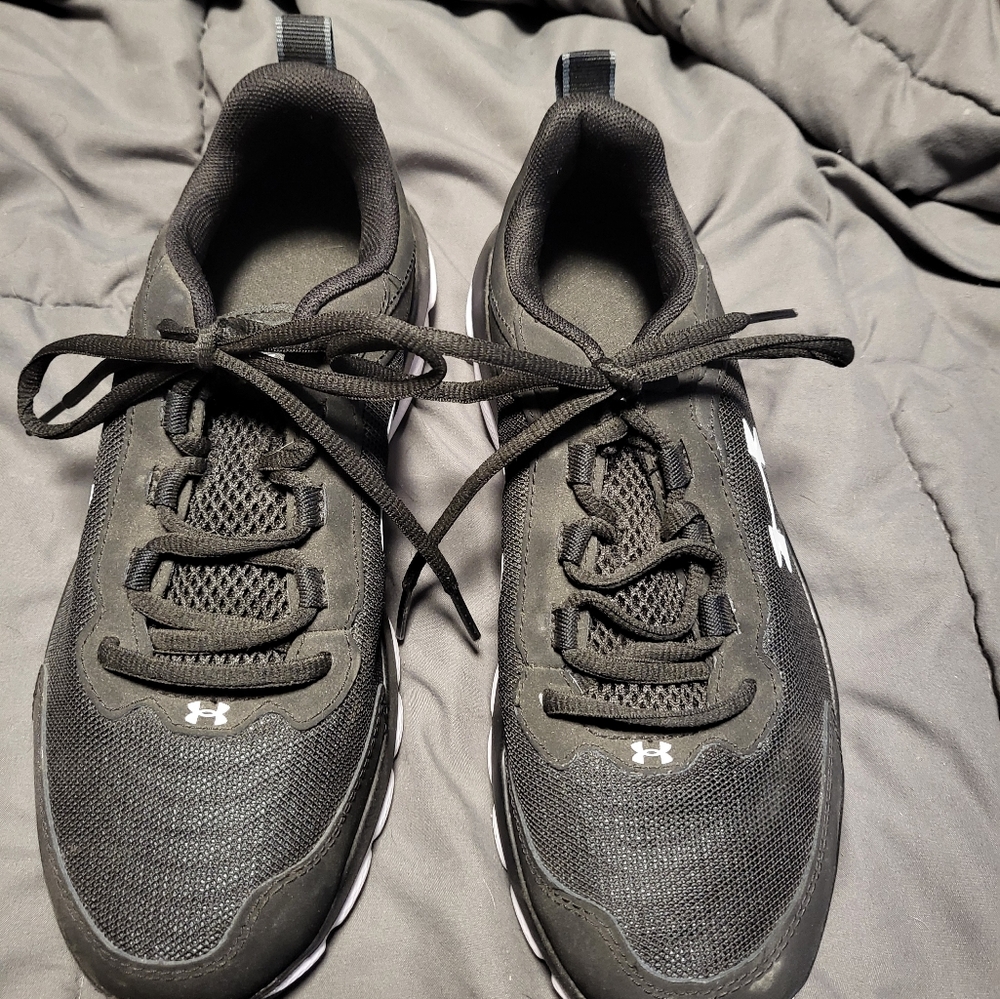 Under armor boys sneakers